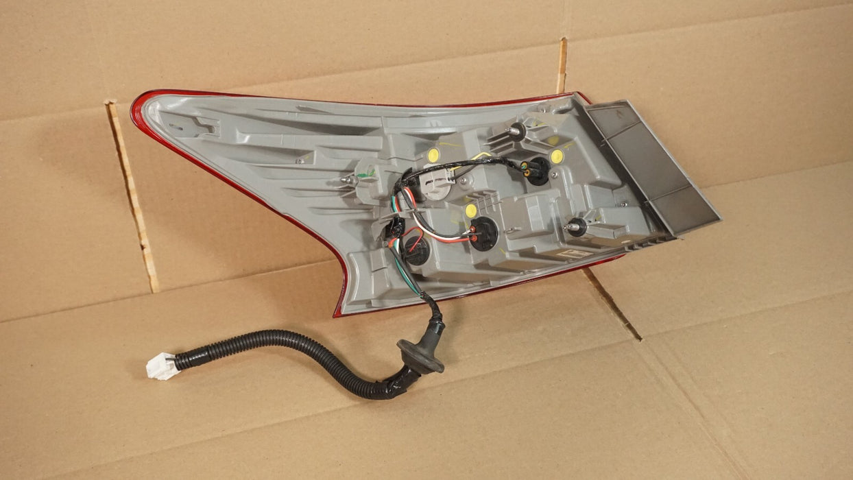 2016-2019 NISSAN SENTRA RIGHT PASSENGER TAILLIGHT TAILLAMP OEM USED 265503YU0A