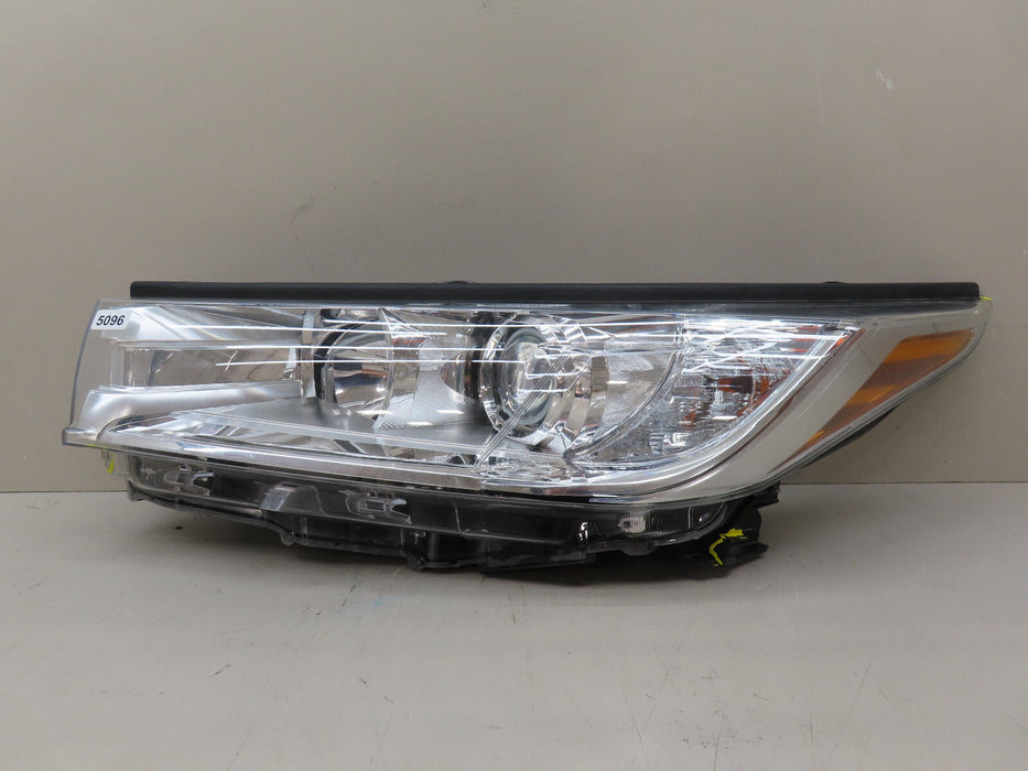 2017-2019 TOYOTA HIGHLANDER FRONT LEFT DRIVER SIDE HEADLIGHT HALOGEN OEM