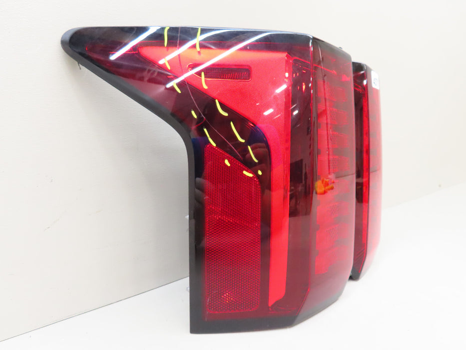 2021-2023 KIA SORENTO REAR LEFT DRIVER SIDE TAIL LIGHT OEM 92401-R5