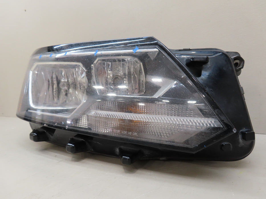2016-2019 VOLKSWAGEN PASSAT FRONT RIGHT HEADLIGHT LAMP HALOGEN OEM