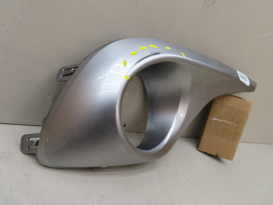 2011-2013 TOYOTA HIGHLANDER FRONT RIGHT PASSENGER FOG LIGHT COVER OEM