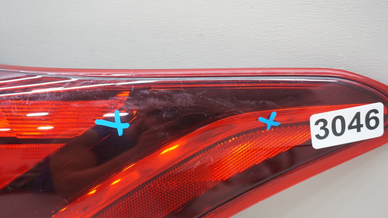 2016-2020 MITSUBISHI OUTLANDER REAR RIGHT PASSENGER SIDE OUTER TAIL LIGHT OEM
