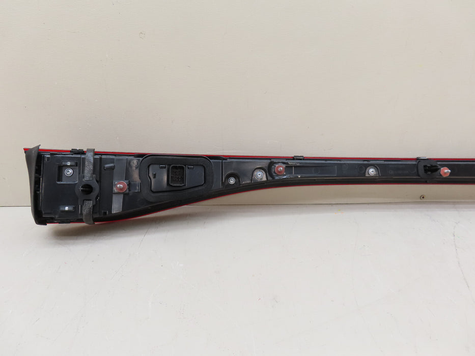 2023-2024 MERCEDES-BENZ EQE EQE350 REAR CENTER TRUNK LID LED TAIL LIGHT OEM