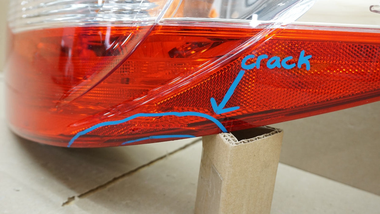 2015-2017 TOYOTA CAMRY REAR RIGHT PASSENGERS TAIL LIGHT OEM 15 16 17