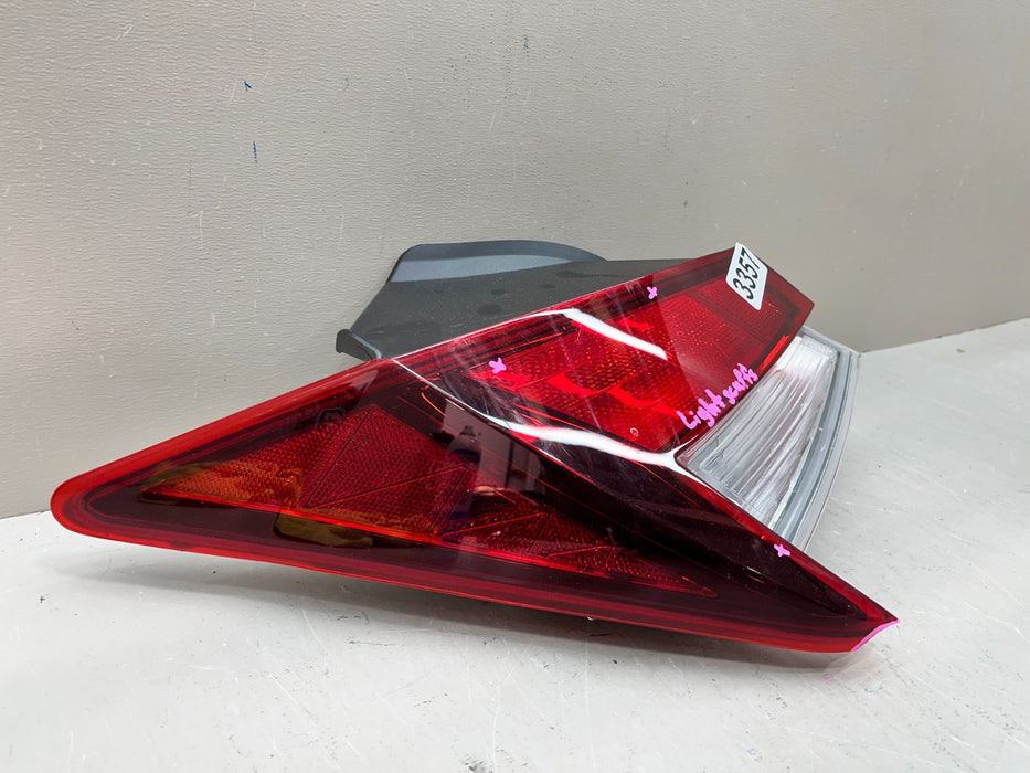 2021-2026 HYUNDAI ELANTRA LH LEFT OUTER TAIL LIGHT OEM 92401-AA020