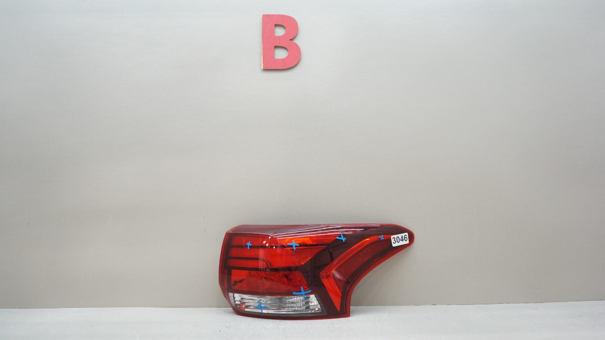 2016-2020 MITSUBISHI OUTLANDER REAR RIGHT PASSENGER SIDE OUTER TAIL LIGHT OEM
