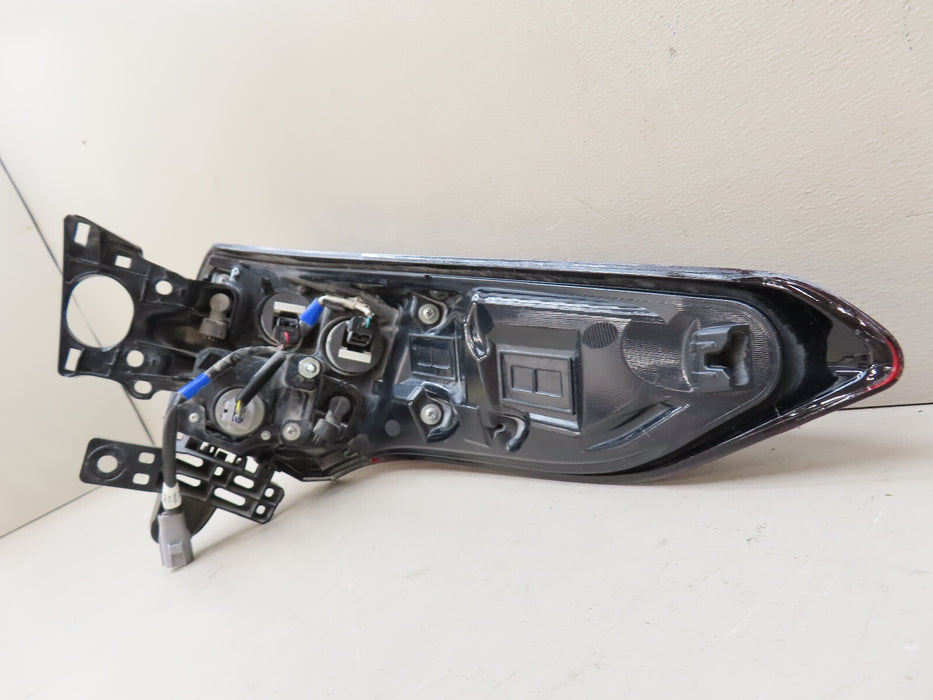 2020-2022 TOYOTA HIGHLANDER RIGHT DRIVER SIDE TAIL LIGHT LAMP LED OUTER OEM