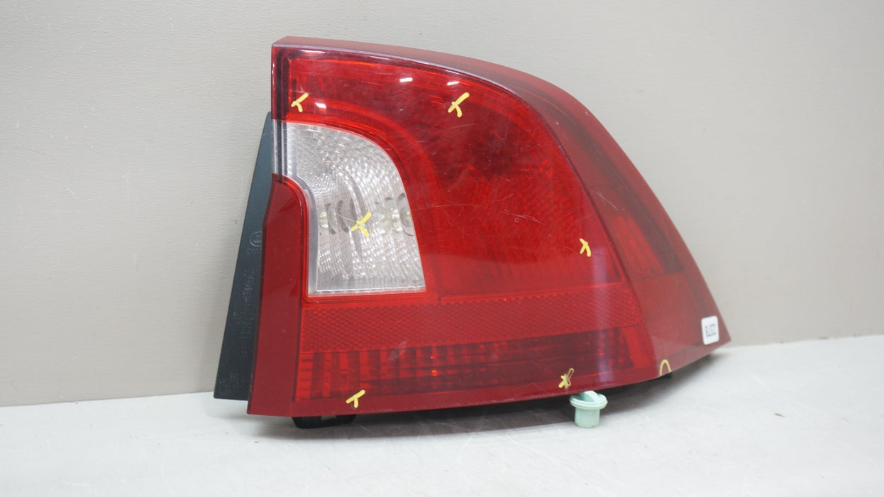 2011-2018 VOLVO S60 REAR RIGHT PASSENGER SIDE TAIL LIGHT OEM