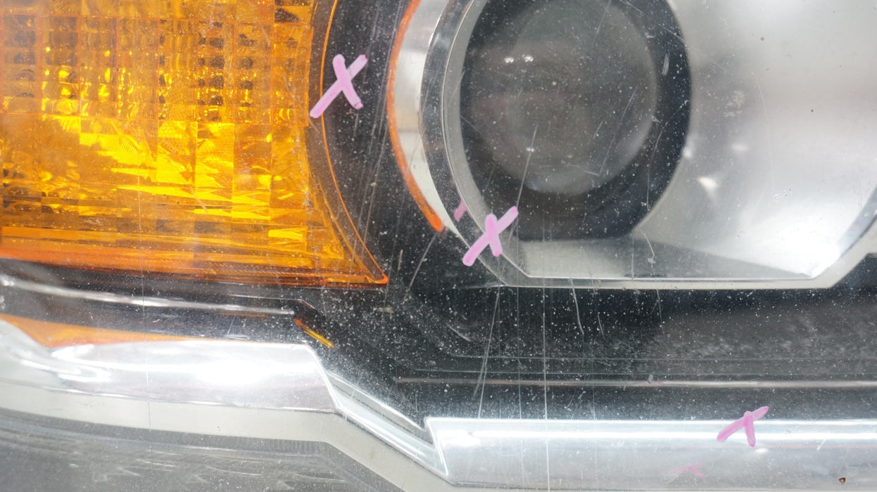 2014-2019 GMC SIERRA 1500 2500 3500 RIGHT SIDE HALOGEN HEADLIGHT OEM 23268191