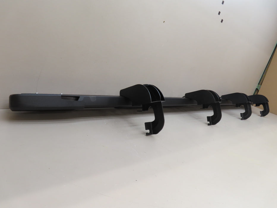 2019-2024 CHEVROLET/GMC SILVERADO SIERRA 1500 RIGHT PASSENGER RUNNING BOARD OEM