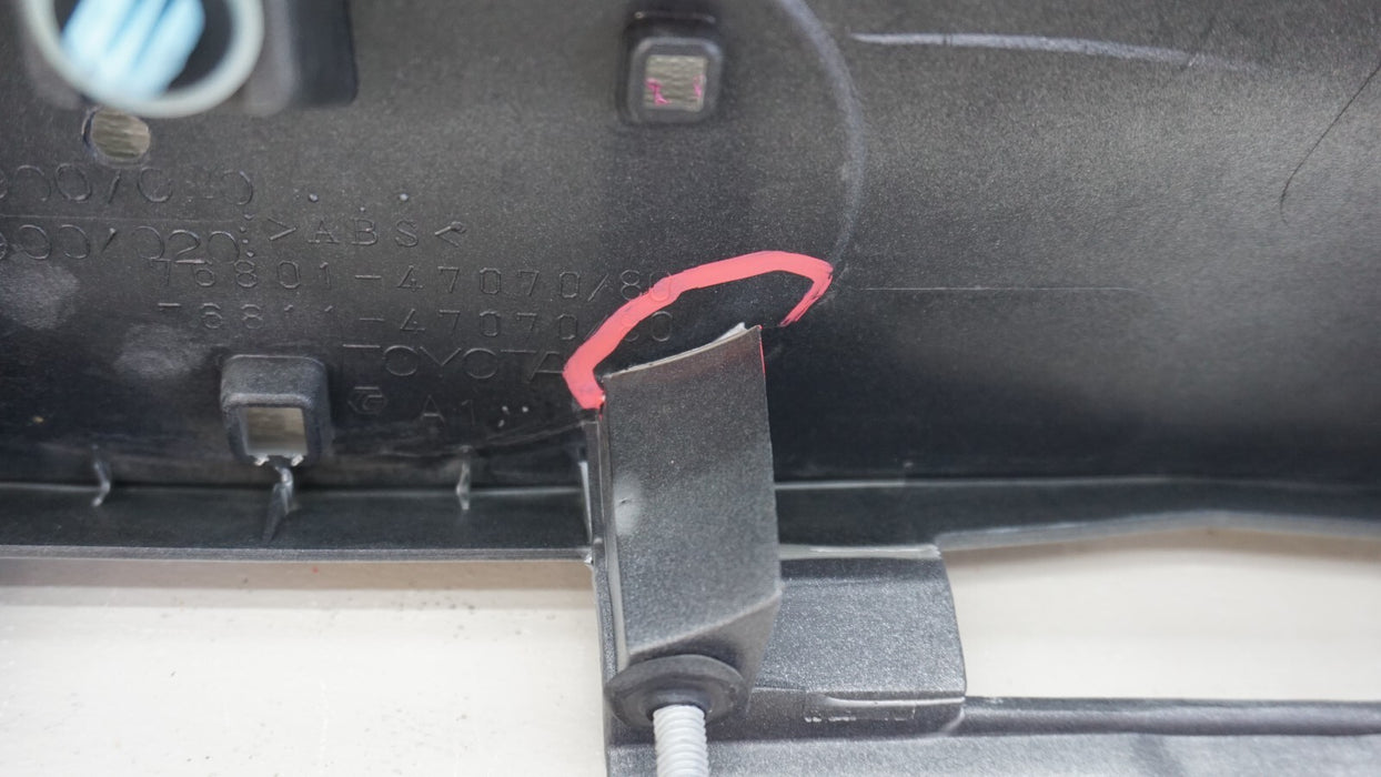 2010-2015 TOYOTA PRIUS REAR TAILGATE LIFTGATE MOLDING COVER TRIM OEM 76801-47070