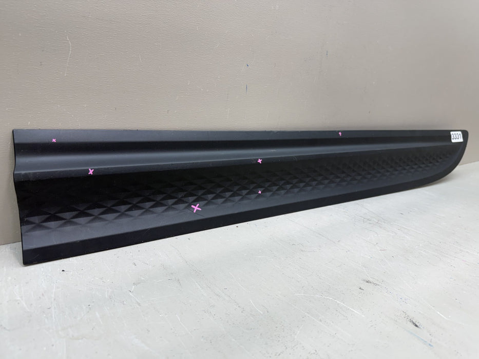 2019-2024 PORSCHE MACAN LH LEFT DRIVER DOOR LOWER MOLDING OEM 95B.837.889.1R