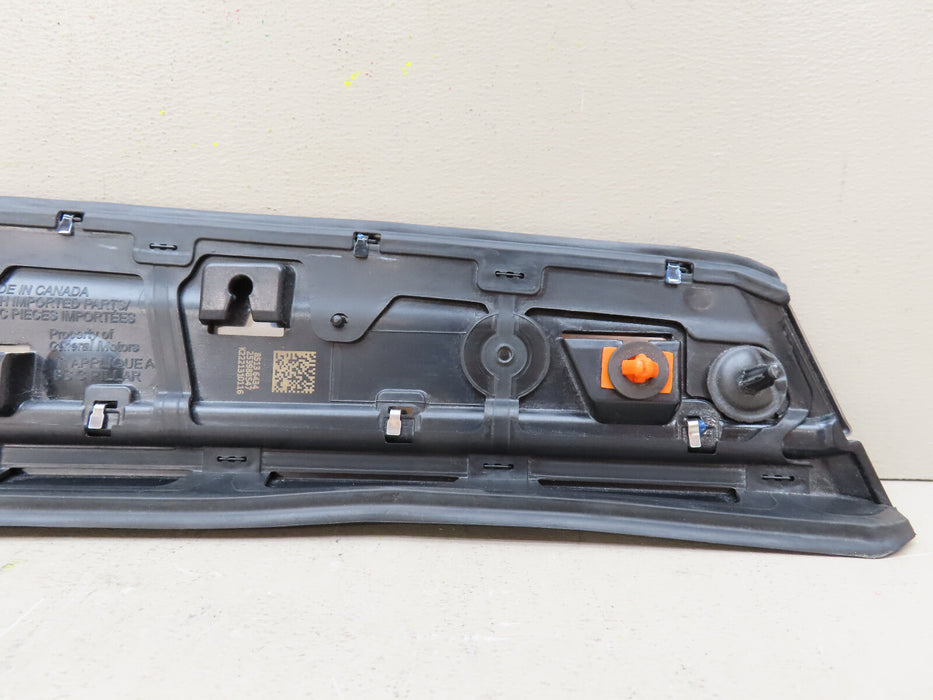 2021-2023 CHEVROLET/GMC YUKON-TAHOE REAR LEFT DRIVER MOLDING OEM 85136434