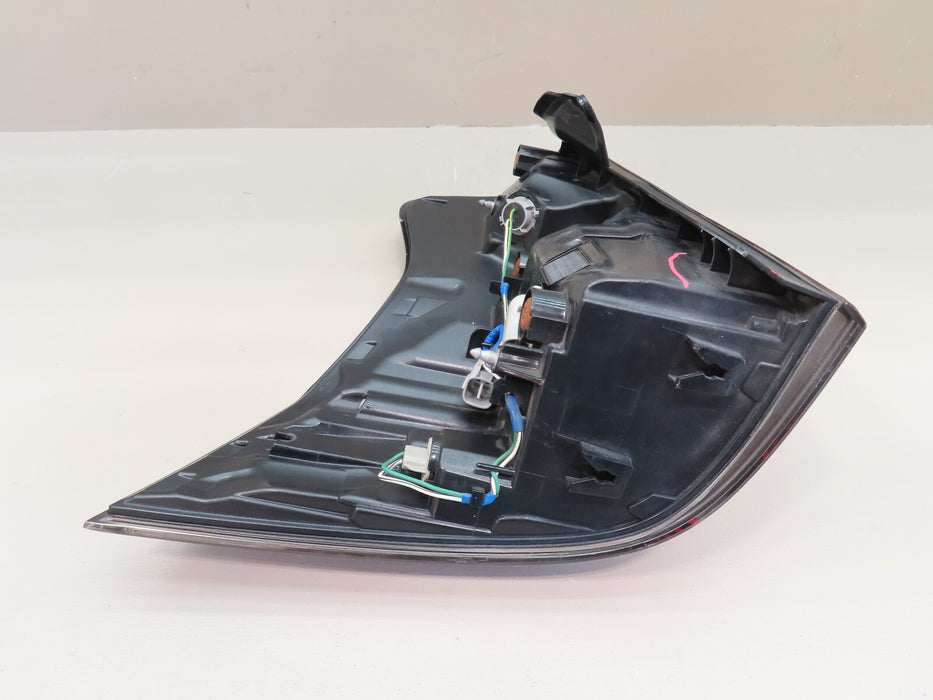 2014-2020 LEXUS GS460 REAR RIGHT PASSENGER TAIL LIGHT OEM