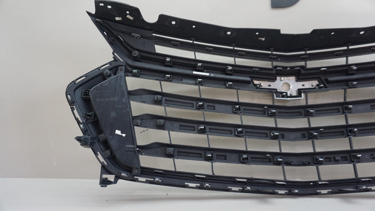 2018-2021 CHEVROLET TRAVERSE FRONT BUMPER RADIATOR GRILLE GRILL OEM 84073439