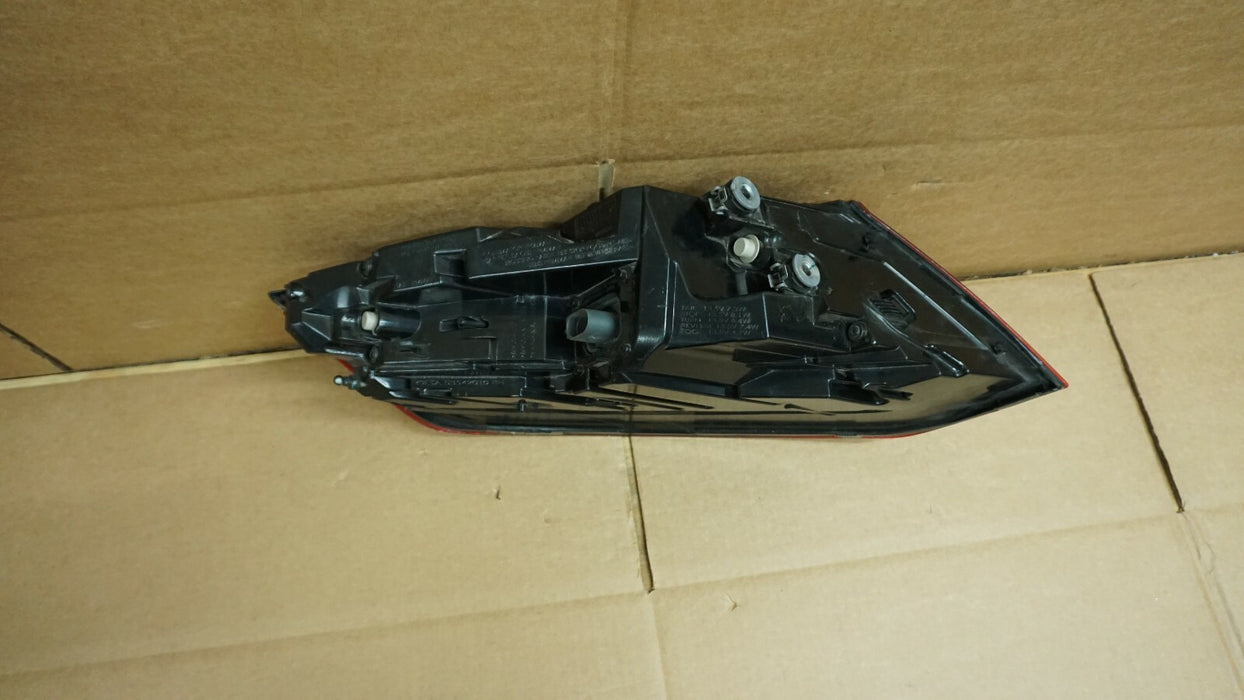 2016-2018 AUDI TT REAR RIGHT PASSENGER SIDE TAIL LIGHT BRAKE LAMP LED OEM