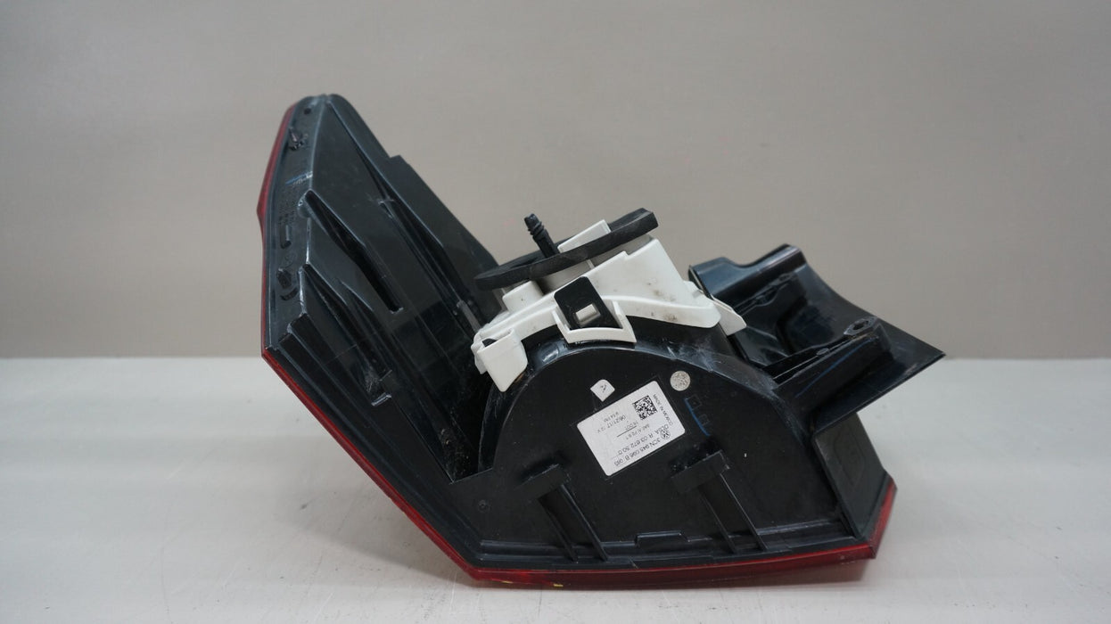 2018-2020 VOLKSWAGEN ATLAS REAR RIGHT PASSENGER SIDE TAIL LIGHT OEM