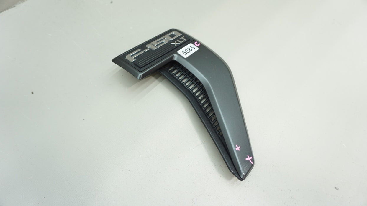 2021-2023 FORD F-150 F150 XLT FRONT LEFT DRIVER SIDE FENDER EMBLEM TRIM OEM