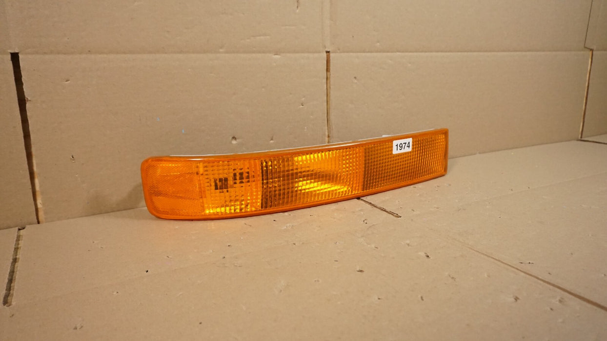 2003-2020 CHEVROLET EXPRESS GMC SAVANA RIGHT RH PASSENGER TURN SIGNAL LIGHT OEM