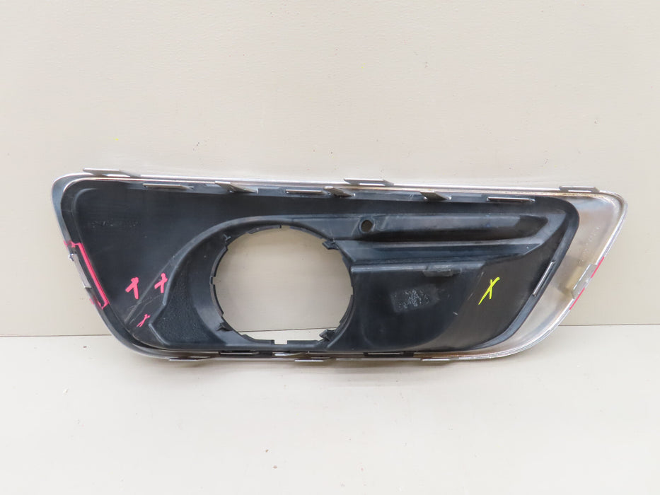 2013-2016 CHEVROLET MALIBU FRONT RIGHT PASSENGER FOG LIGHT BEZEL COVER OEM