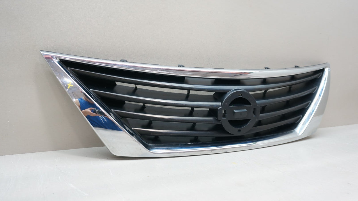 2012-2014 NISSAN VERSA FRONT BUMPER RADIATOR GRILLE OEM 623103BA5A