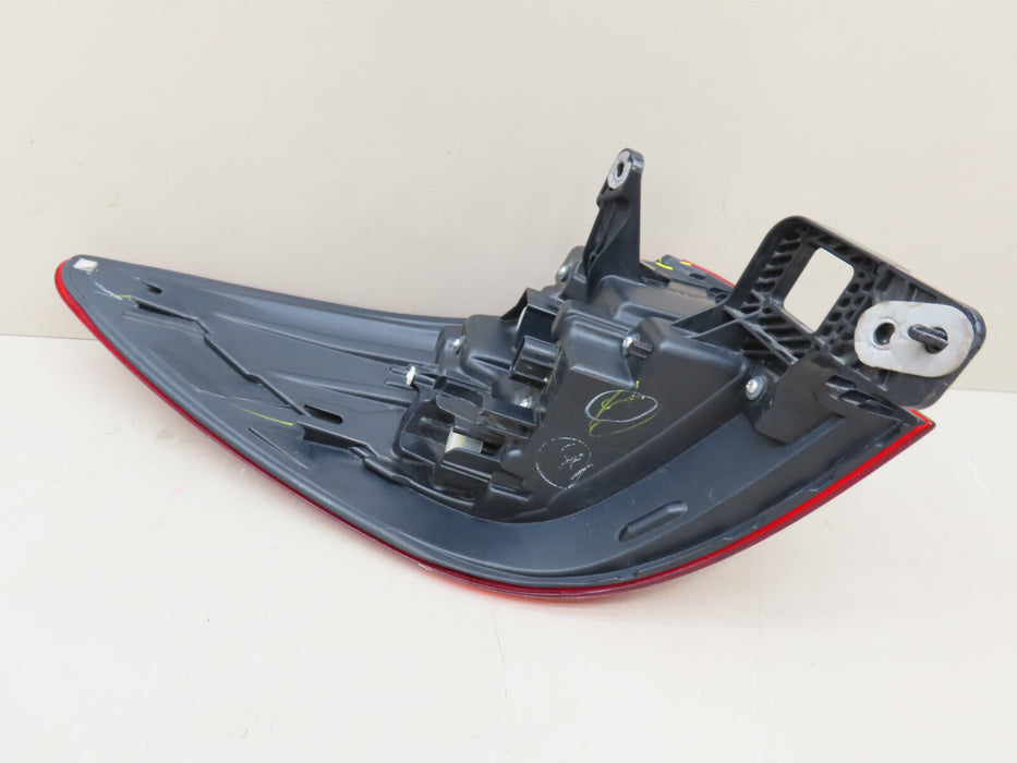2015-2019 SUBARU OUTBACK REAR RIGHT PASSENGER SIDE TAIL LIGHT OEM