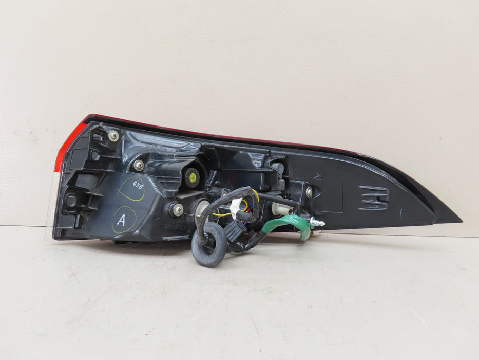 2020 2021 2022 TOYOTA COROLLA REAR LEFT DRIVER SIDE TAIL LIGHT OEM