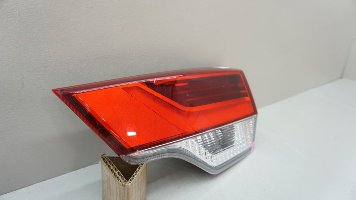 2017-2019 TOYOTA HIGHLANDER RIGHT PASSENGER SIDE INNER TAIL LIGHT LED LAMP OEM