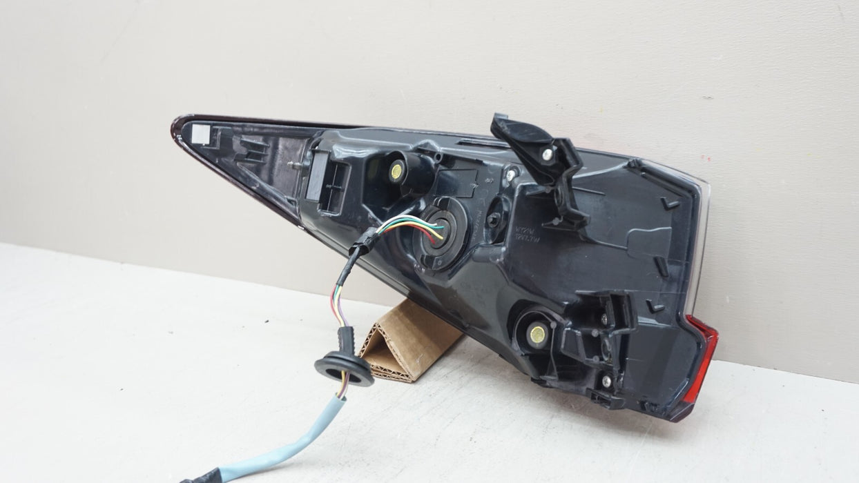 2016-2019 LEXUS RX350 RX450H REAR RH RIGHT PASSENGER SIDE OUTER TAIL LIGHT OEM