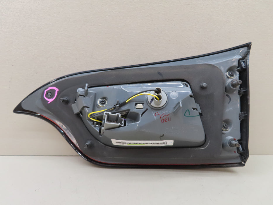 2014-2018 JEEP CHEROKEE REAR LEFT DRIVER SIDE TAIL LIGHT INNER OEM 68275964AG