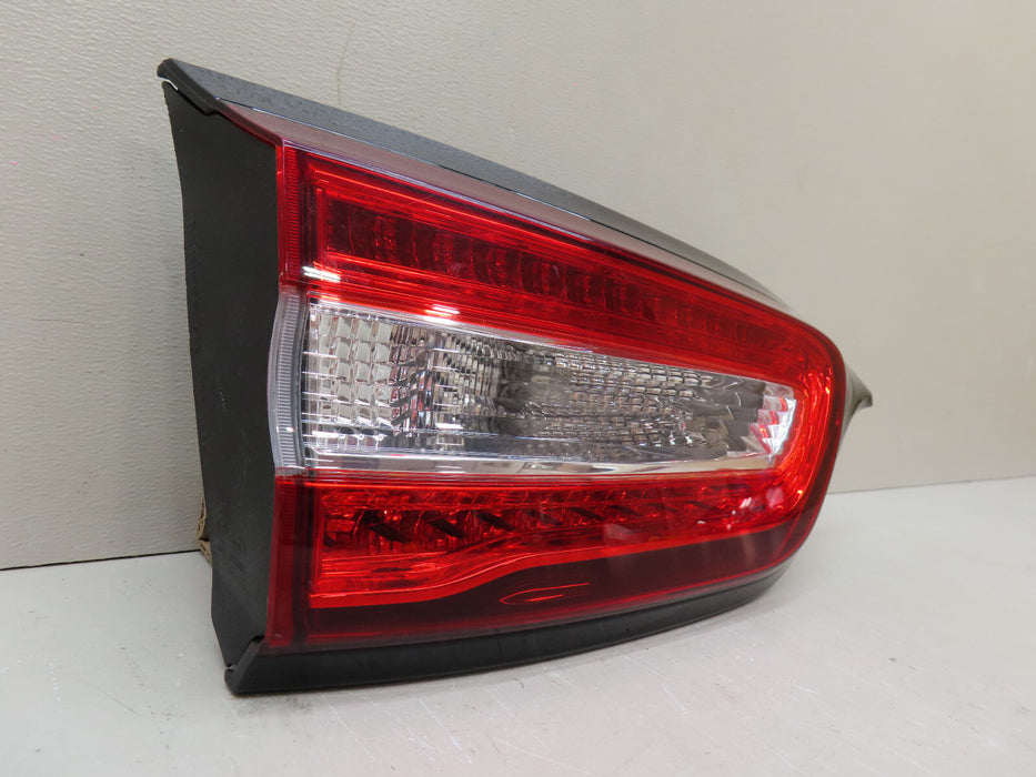 2014-2018 JEEP CHEROKEE REAR LEFT DRIVER SIDE TAIL LIGHT INNER OEM 68102920AC