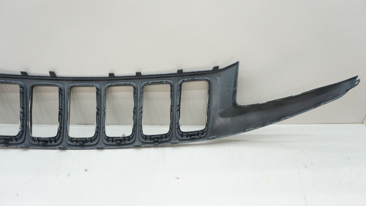 2014-2016 JEEP GRAND CHEROKEE FRONT UPPER CENTER RADIATOR GRILLE OEM 1WL32TRM