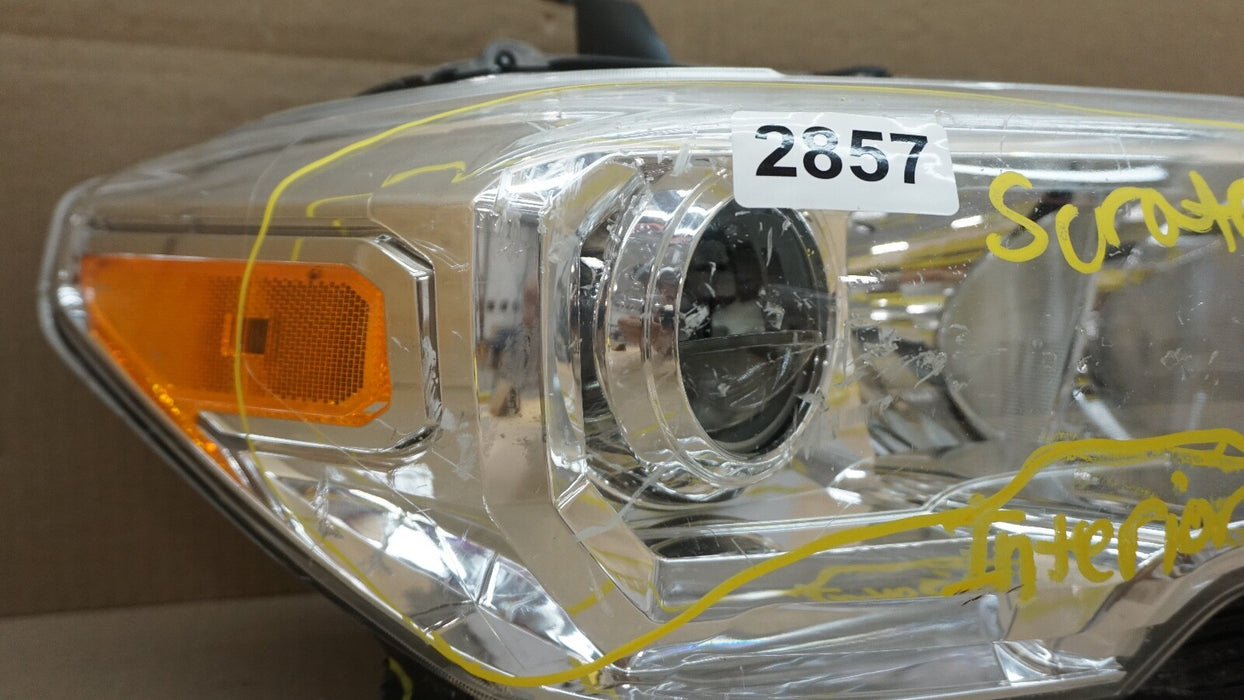 2016-2018 TOYOTA TACOMA FRONT RH RIGHT PASSENGER SIDE HEADLIGHT OEM 16 17 18