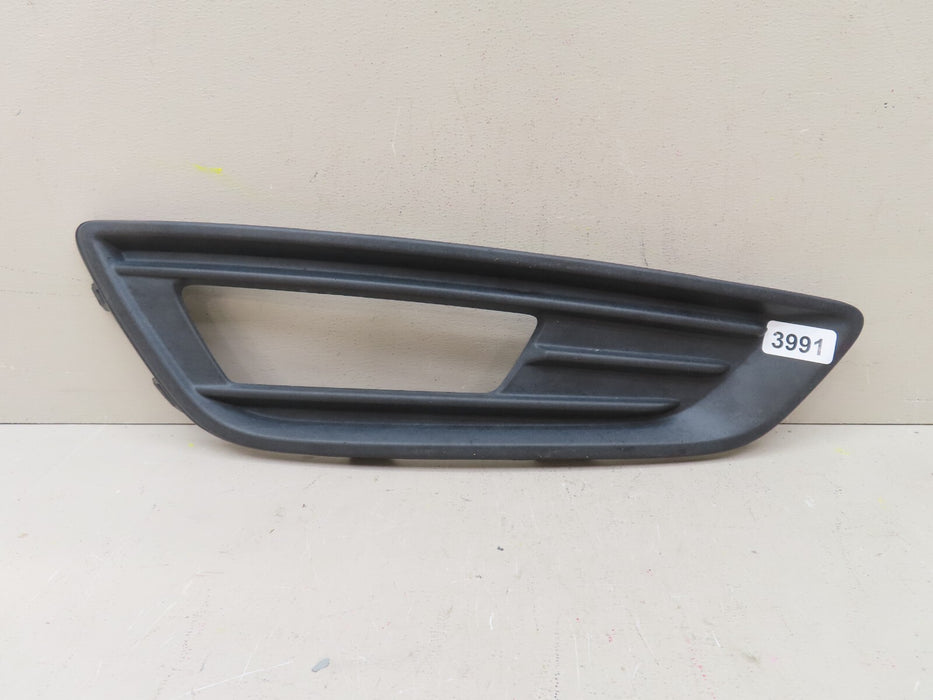 2015-2018 FORD FOCUS SEDAN FRONT RIGHT BUMPER FOG LIGHT BEZEL OEM F1EB-15A298-AA