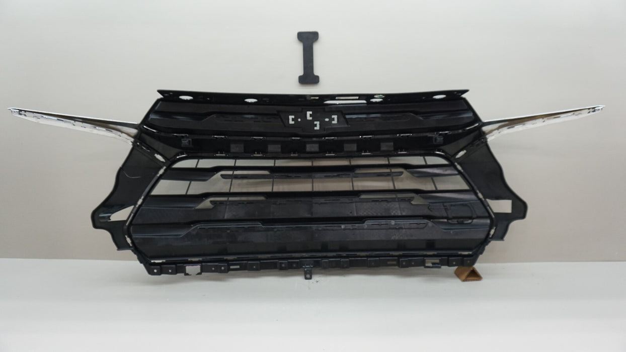 2021-2022 CHEVROLET TAHOE FRONT MAIN GRILLE 42756111 OEM