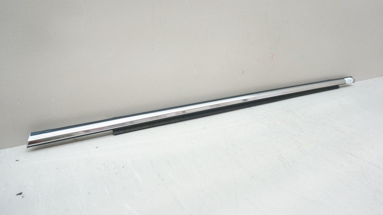 2010-2016 CADILLAC SRX REAR RIGHT DOOR WINDOW BELT MOLDING TRIM OEM 22856933