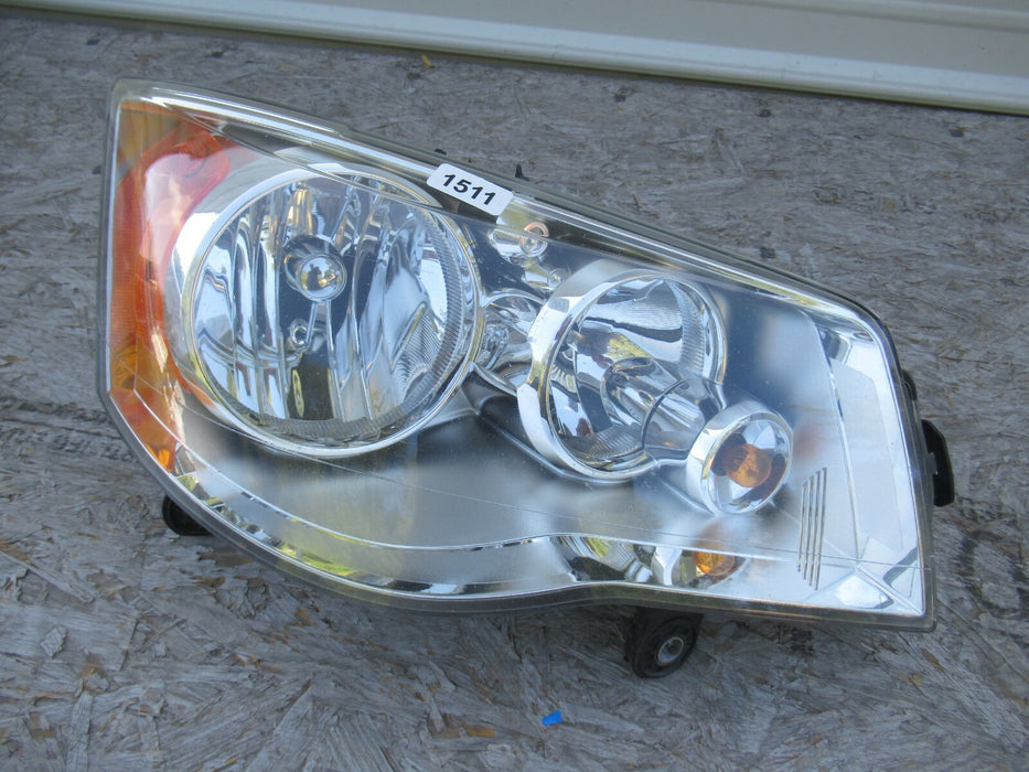 2009-2016 DODGE GRAND CARAVAN FRONT RIGHT PASSENGER SIDE HEADLIGHT HALOGEN OEM