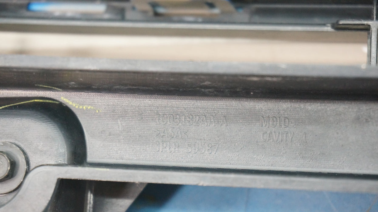 2013-2018 DODGE RAM 2500 3500 FRONT BUMPER RADIATOR GRILLE OEM