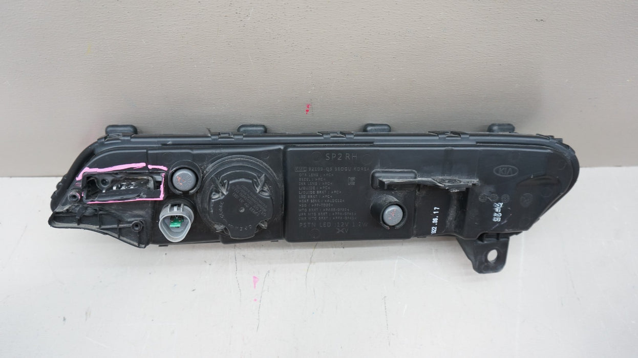 2020-2022 KIA SELTOS FRONT RIGH PASSENGER DAYTIME RUNNING LIGHT OEM 92109-Q5