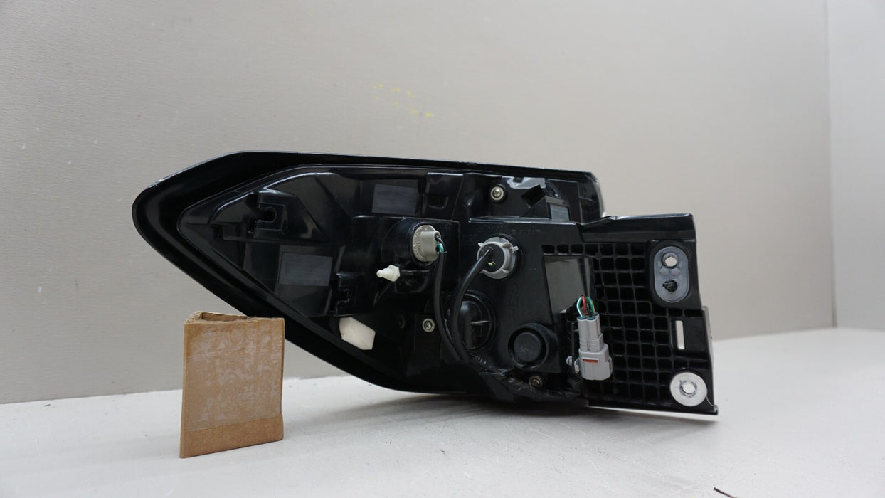2020-2023 SUBARU OUTBACK REAR RIGHT TAIL LIGHT OEM 20 21 22 23
