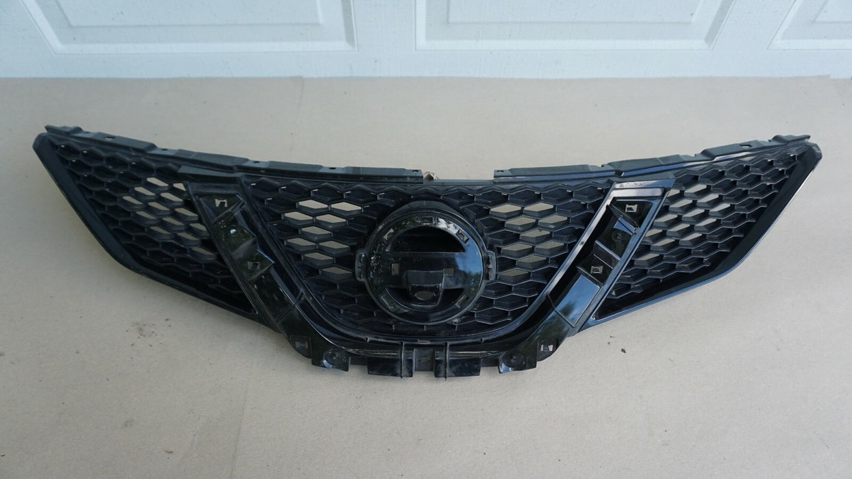 2017-2019 NISSAN ROGUE FRONT RADIATOR GRILL GRILLE MOLDING 62310-6MA0A OEM