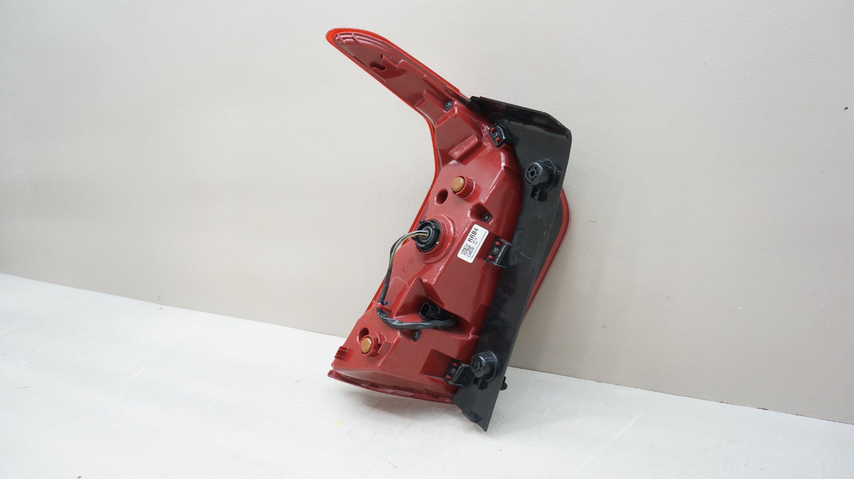 2020-2025 HYUNDAI PALISADE REAR RIGHT PASSENGER SIDE TAIL LIGHT OEM