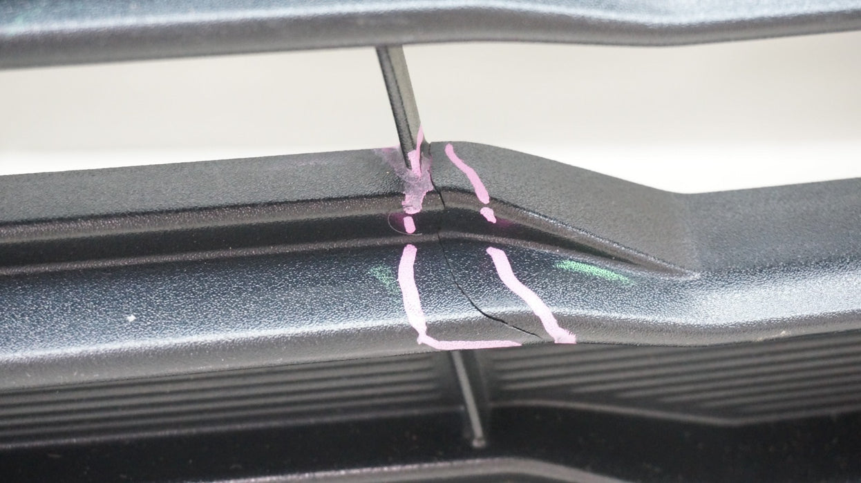 2024-2026 CHEVROLET TRAILBLAZER FRONT RADIATOR GRILLE GRILL 42883406 OEM