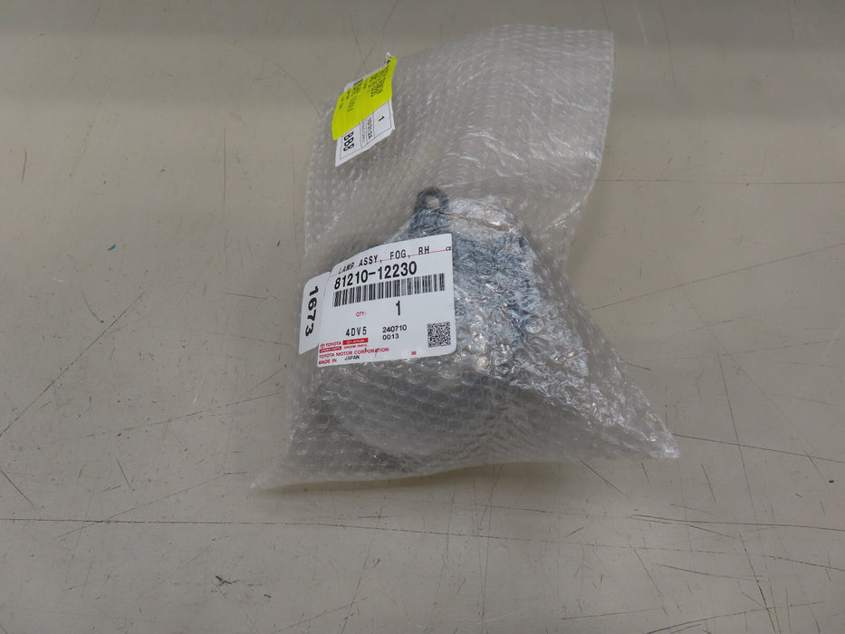 2013-2021 TOYOTA 4RUNER/PRIUS FRONT RIGHT PASSENGER SIDE FOG LIGHT OEM