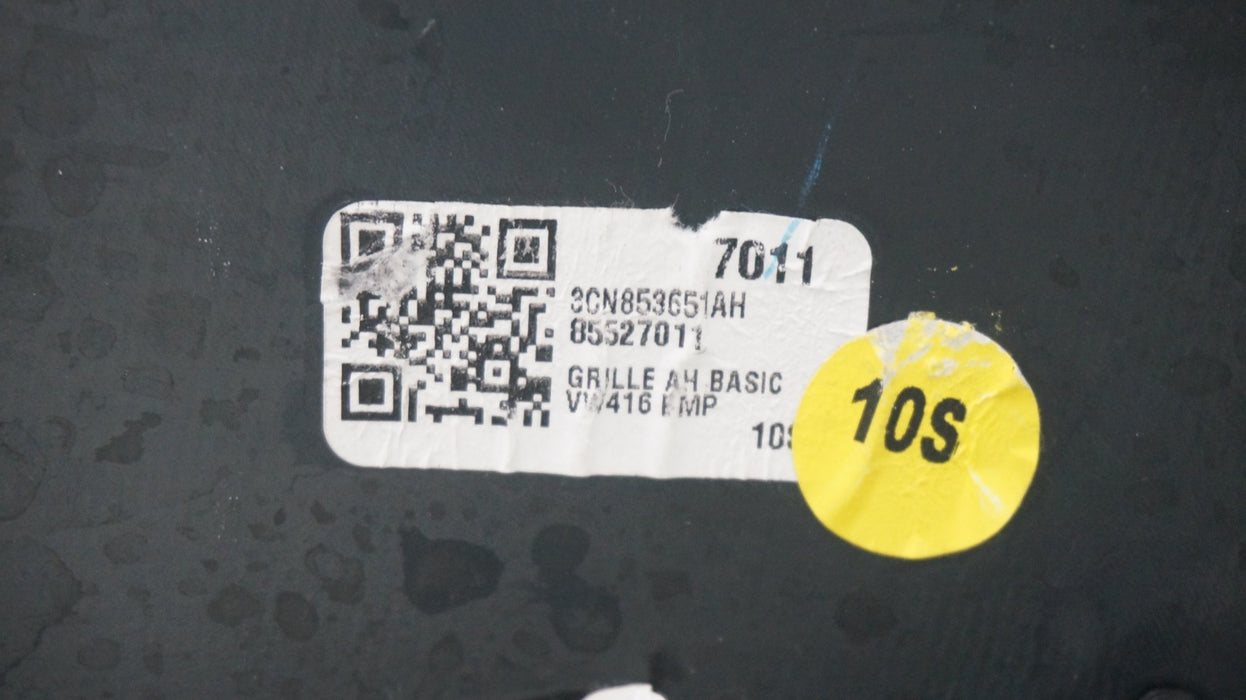 2024-2025 VOLKSWAGEN ATLAS R-LINE FRONT BUMPER RADIATOR GRILLE OEM 3CN853653E