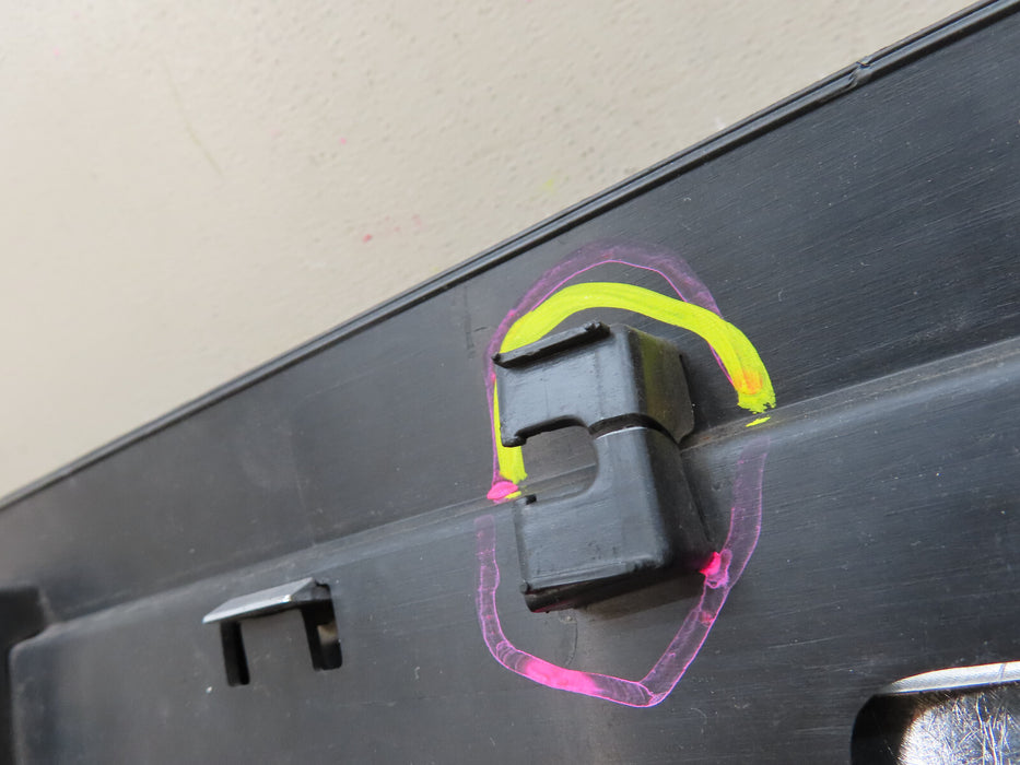 2020-2021 FORD EXPLORER FRONT RIGHT PASSENGER DOOR LOWER MOLDING OEM LB5B-S20848