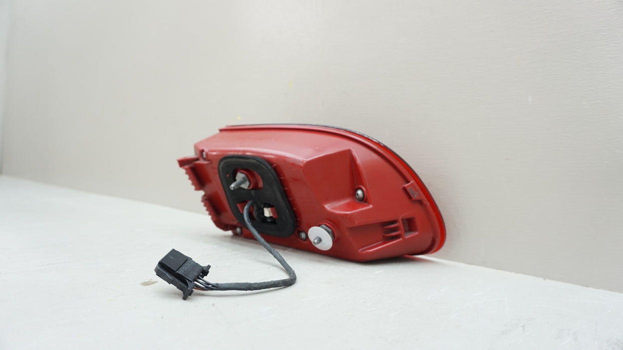 2014-2018 PORSCHE MACAN REAR RH RIGHT PASSENGER SIDE INNER TAIL LIGHT OEM