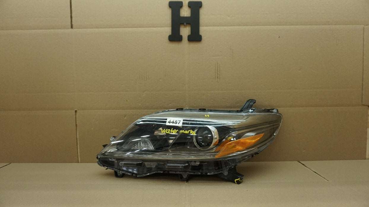 2015-2018 TOYOTA SIENNA FRONT LEFT DRIVER SIDE HEADLIGHT HEADLAMP HALOGEN OEM