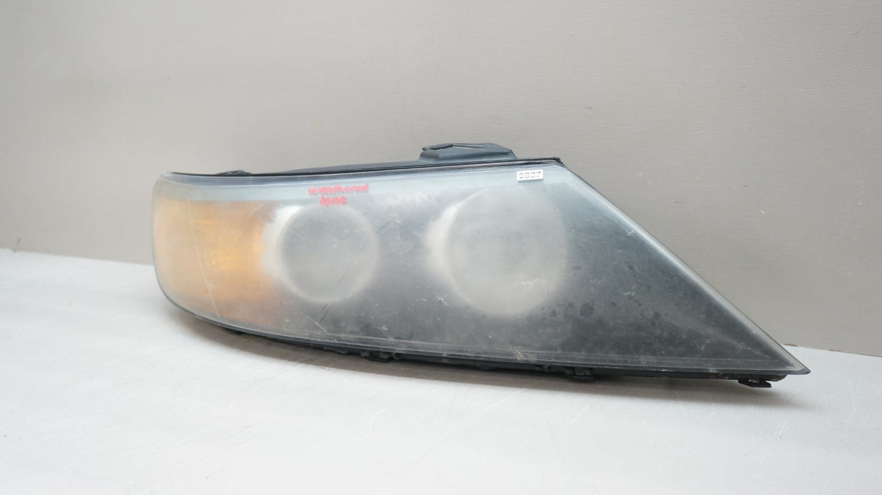 2011-2013 KIA SORENTO FRONT RIGHT SIDE HALOGEN HEADLIGHT OEM 92102-1U200