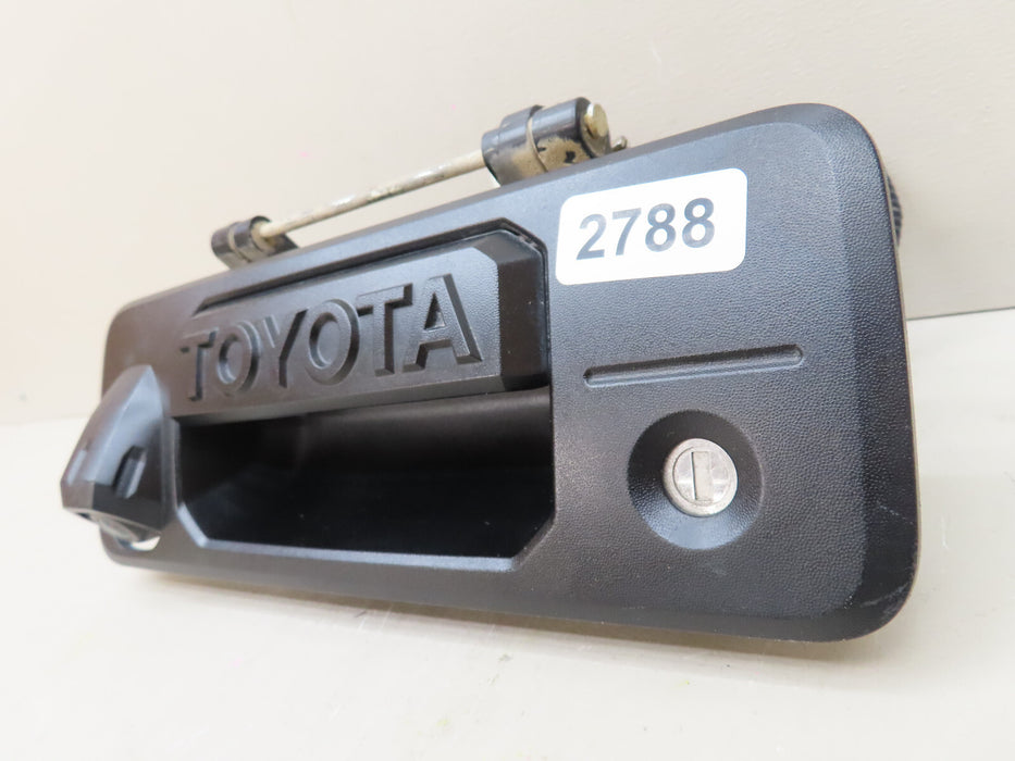 2015 - 2018 TOYOTA TACOMA LIFTGATE HANDLE/BACKUP CAMERA OEM 69090-0C090-C